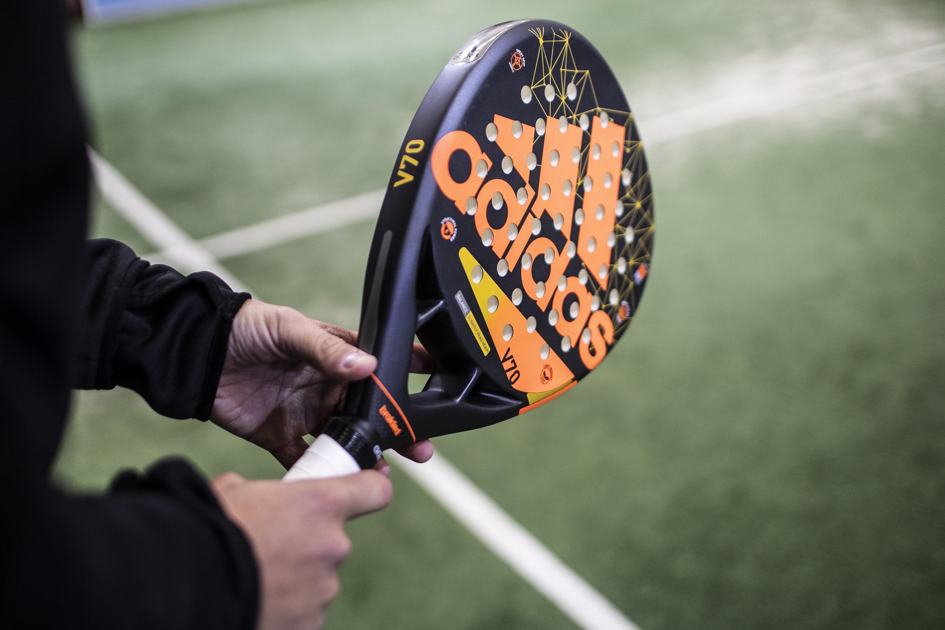 Padel Equipment und Ausrüstung - Schläger und Bälle für Padel Tennis